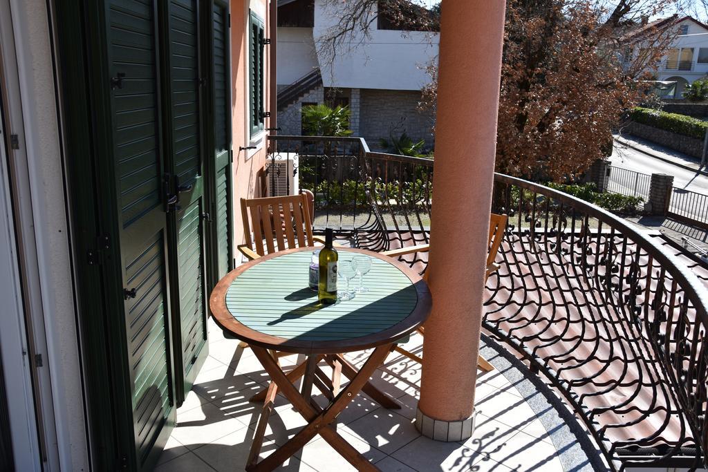 Malinska Center Apartment Esterno foto