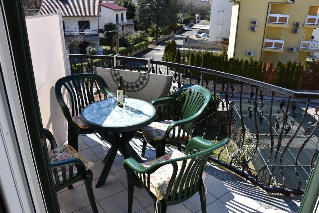 Malinska Center Apartment Esterno foto