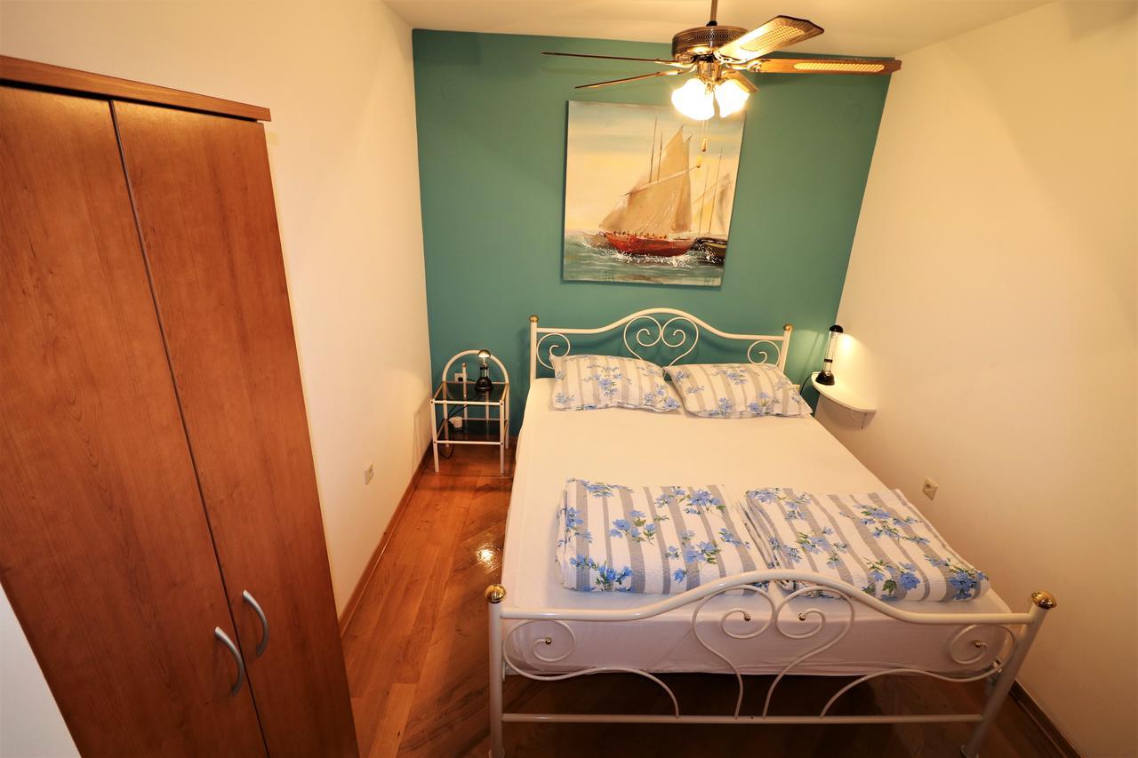 Malinska Center Apartment Esterno foto
