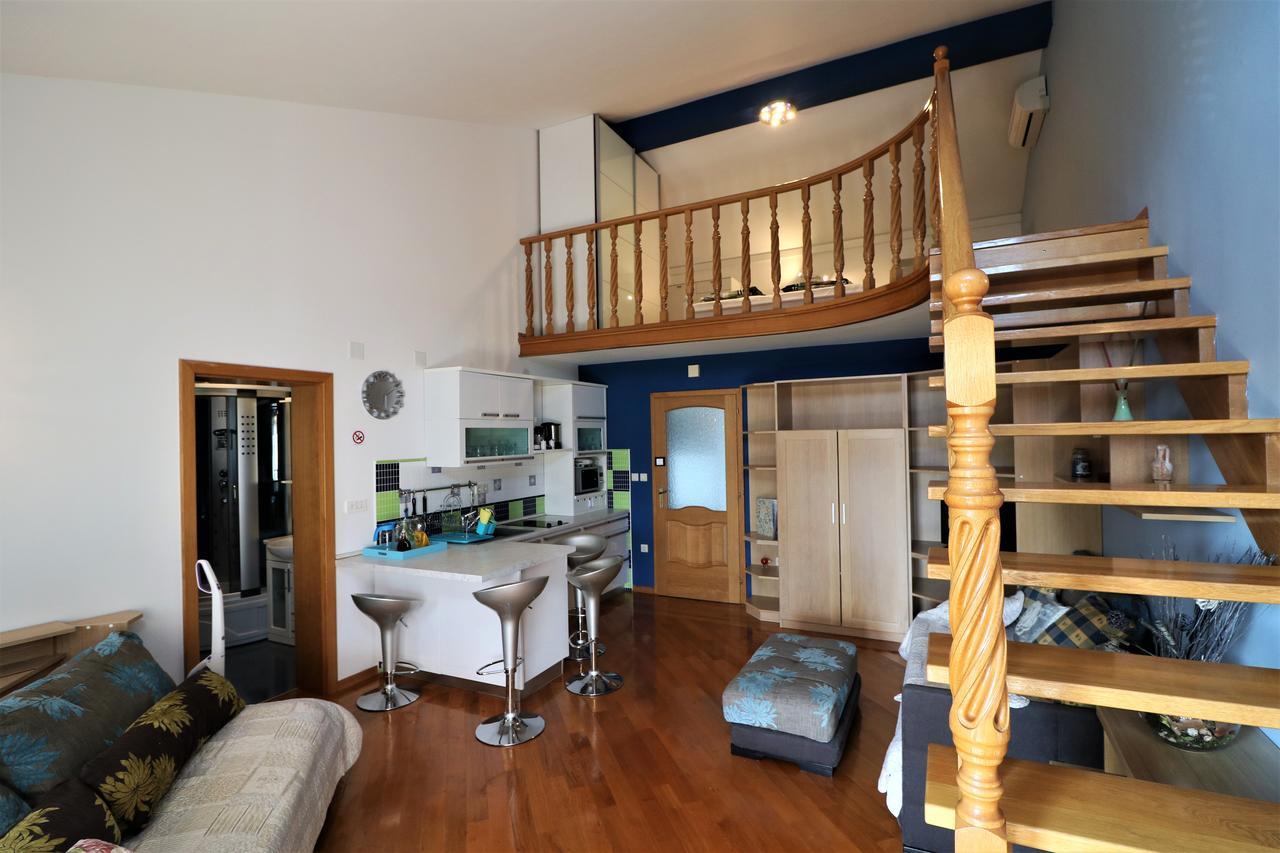 Malinska Center Apartment Esterno foto