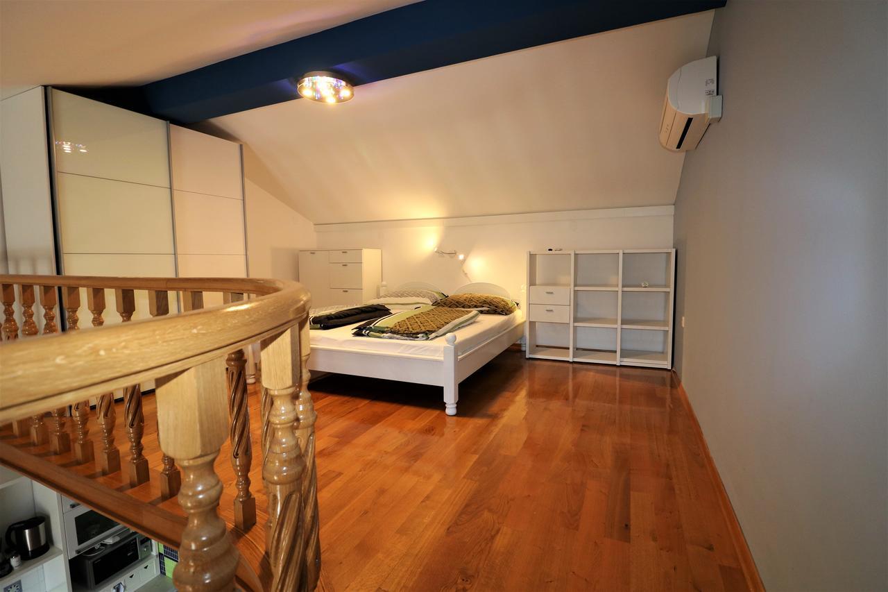Malinska Center Apartment Esterno foto